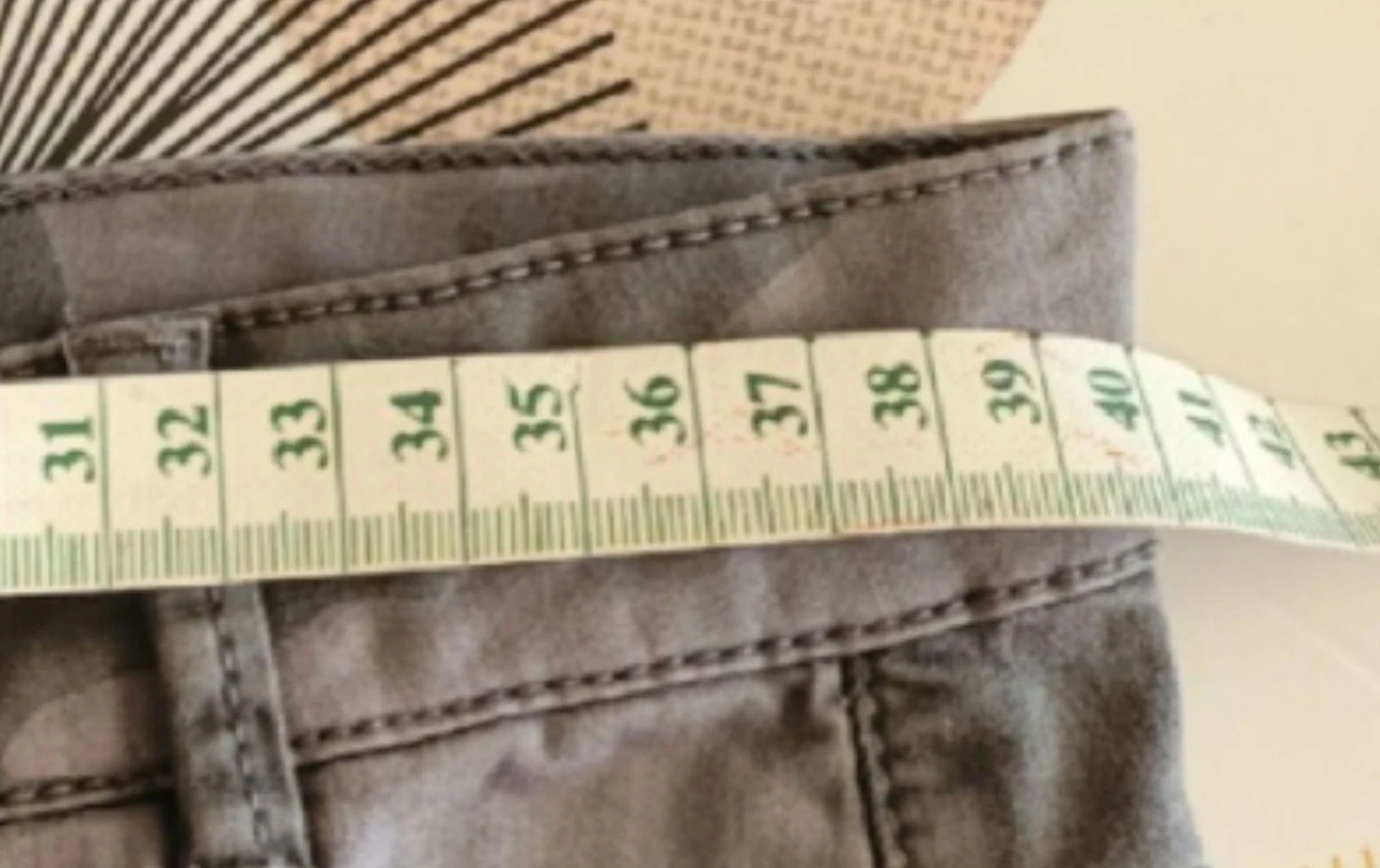 Monoprix Calça/Jeans Skinny TFr40/TL - Estampa Militar Cinza e Cintura Média em Ótimo Estado – photo 9
